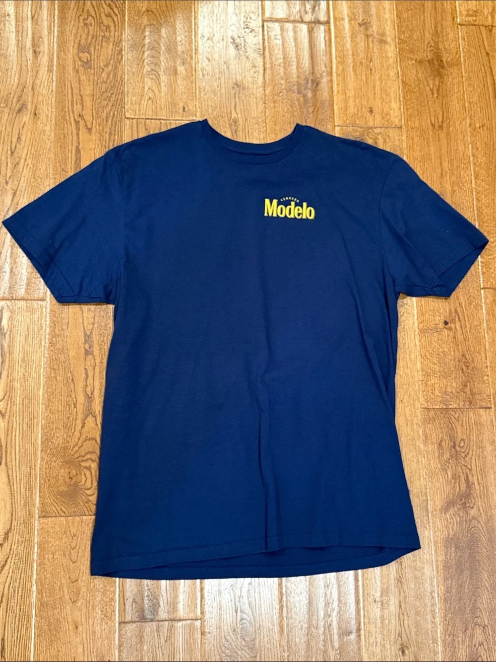 Cerveza Modelo shirt